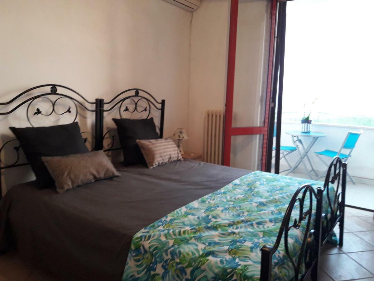 Stella Marina Villa Сант'Изидоро Екстериор снимка